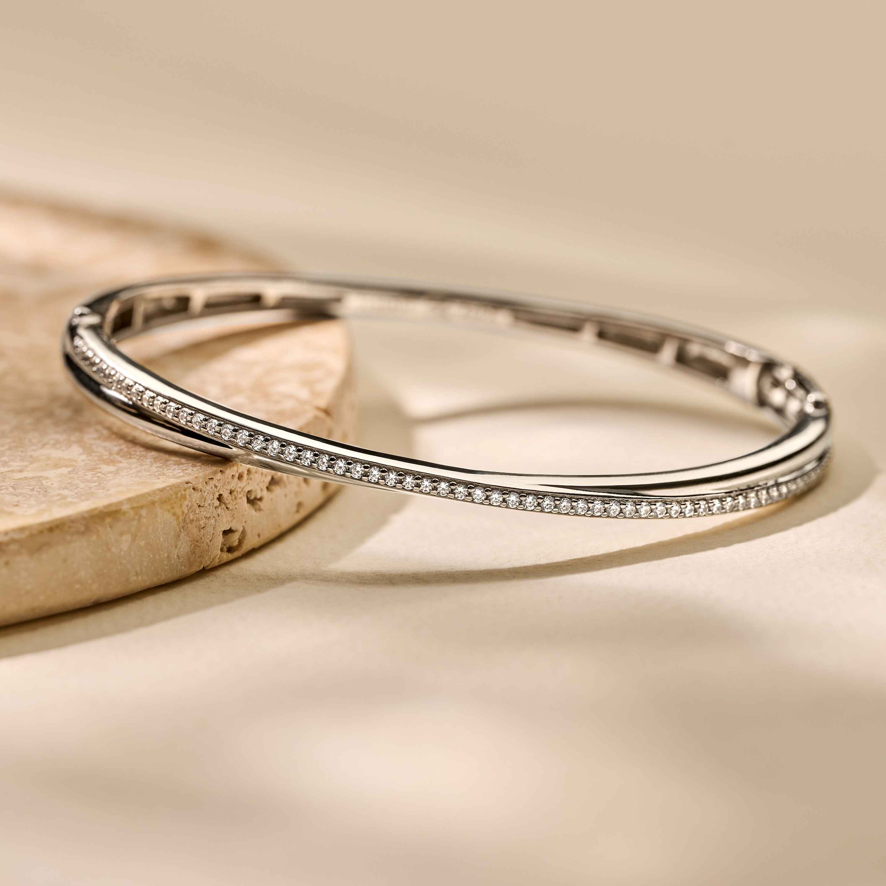 Zirkonia Crossover Bangle - Image 6