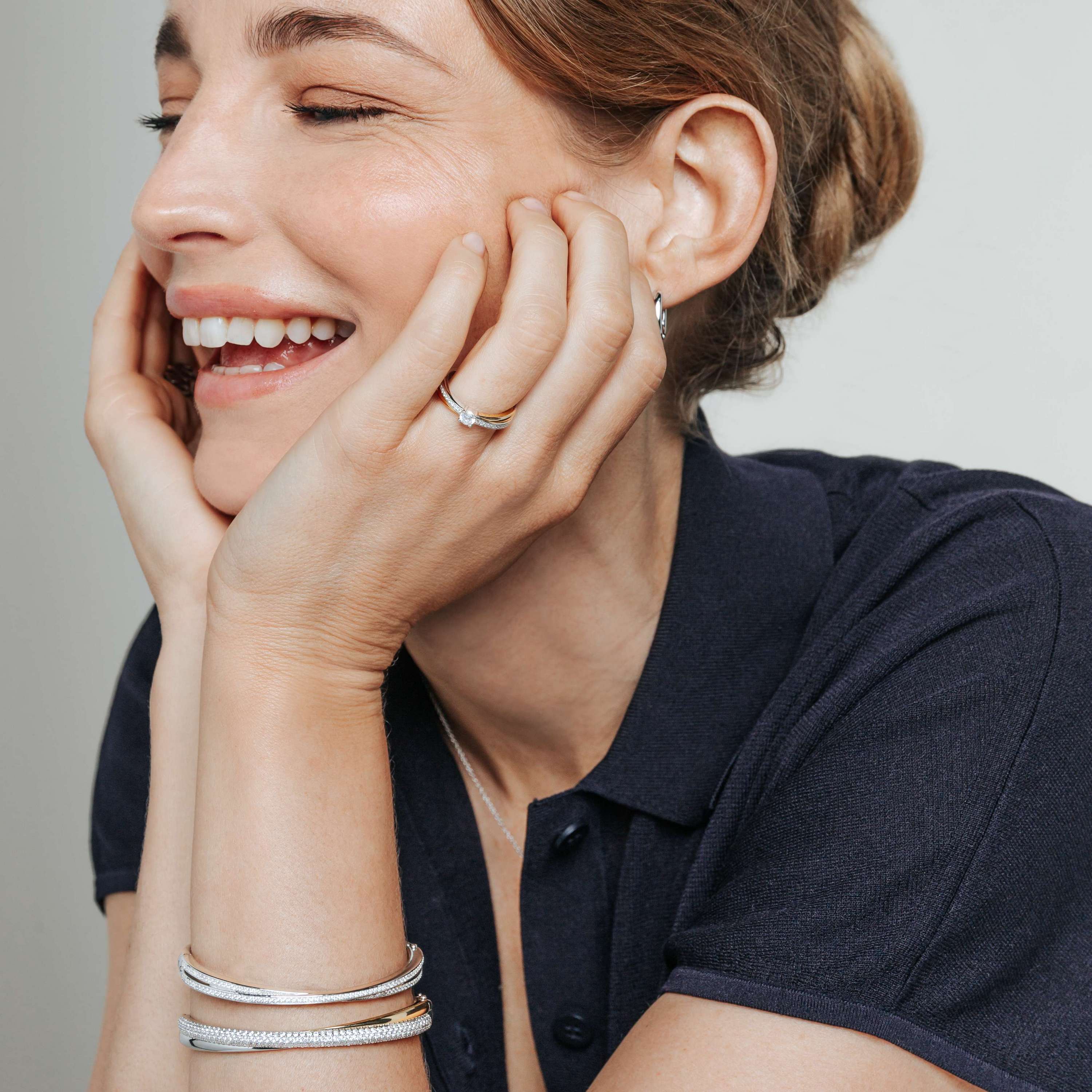 Zirkonia Crossover Bangle - Image 4
