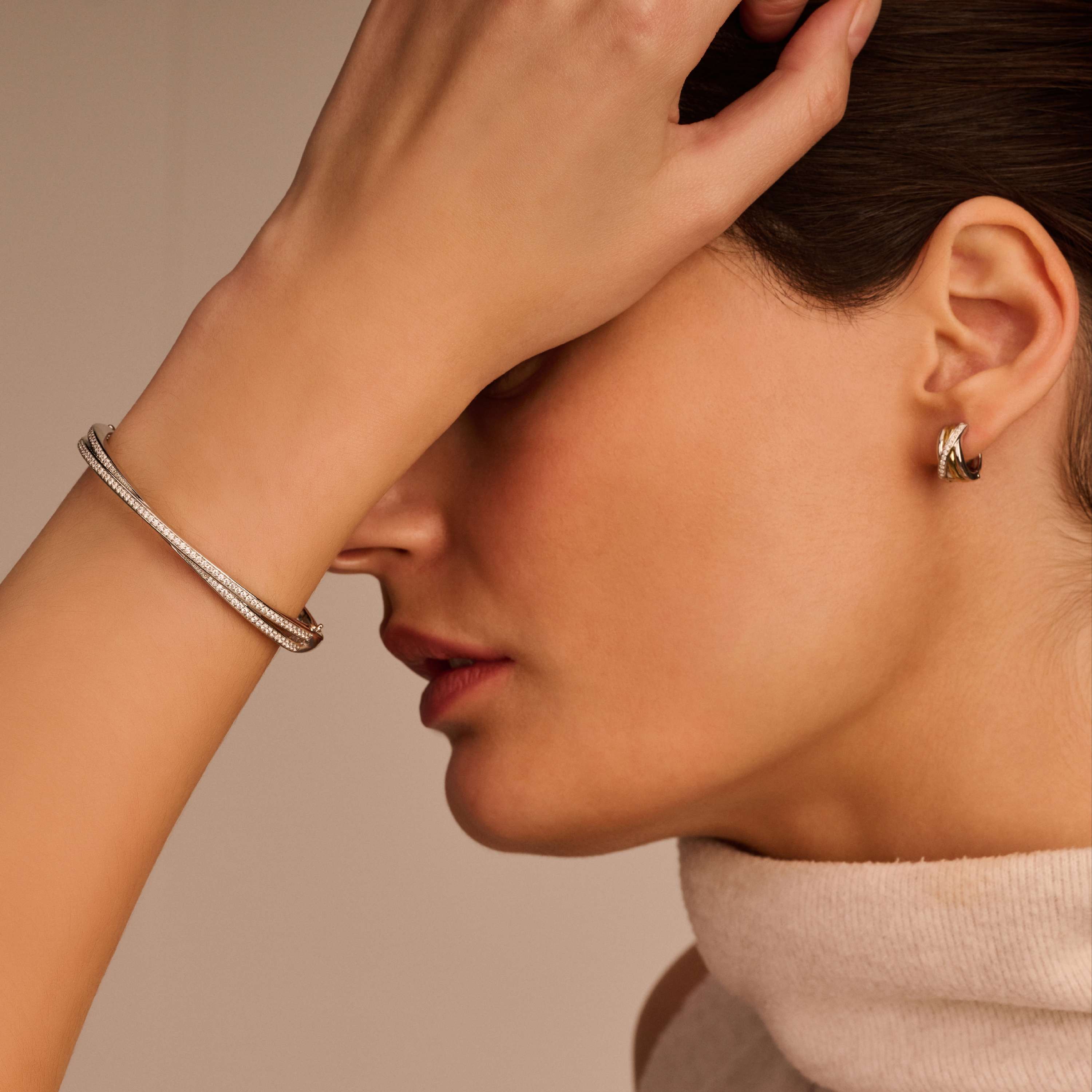 Zirkonia Crossover Bangle - Image 8