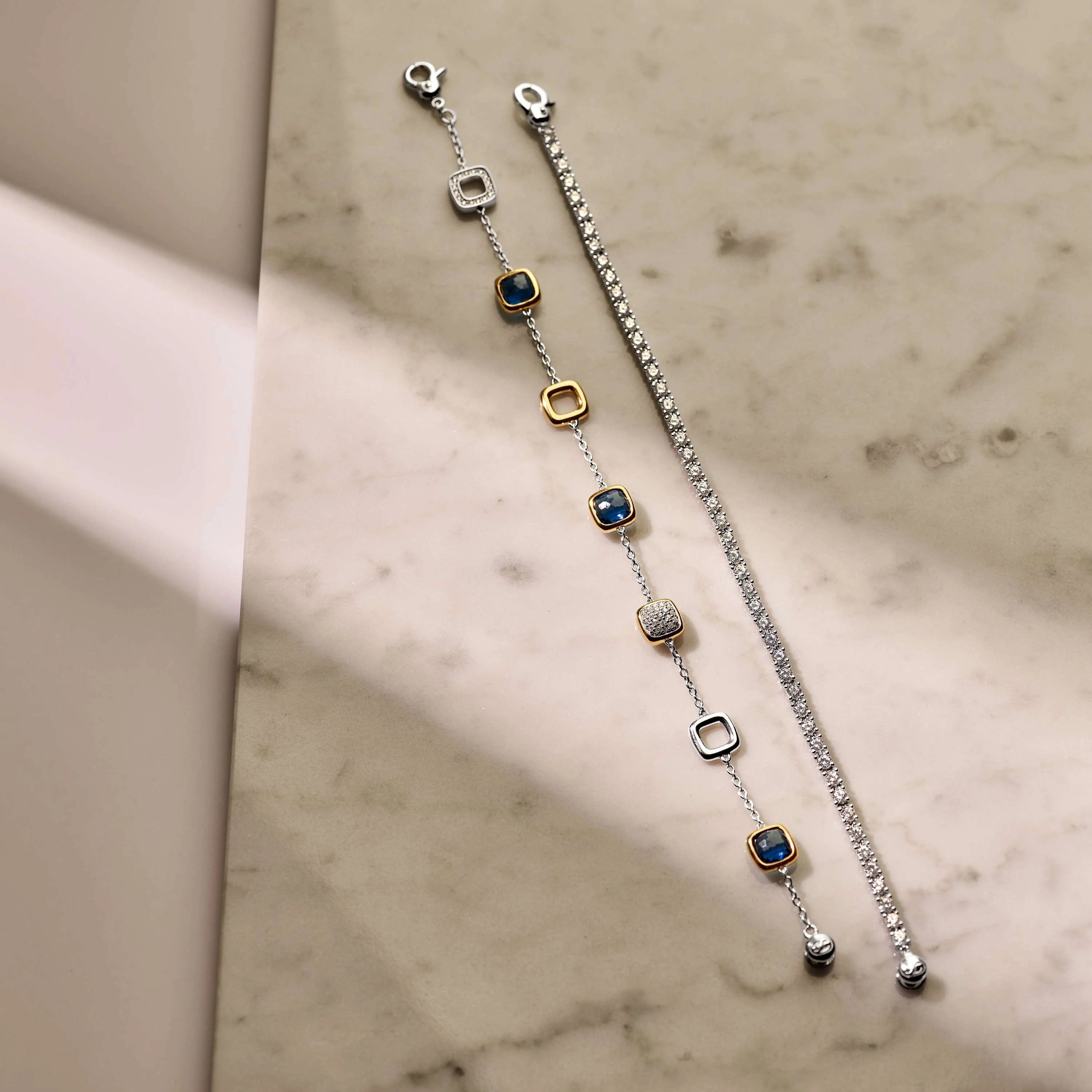Blauwe Cushion Charm Armband - Image 4
