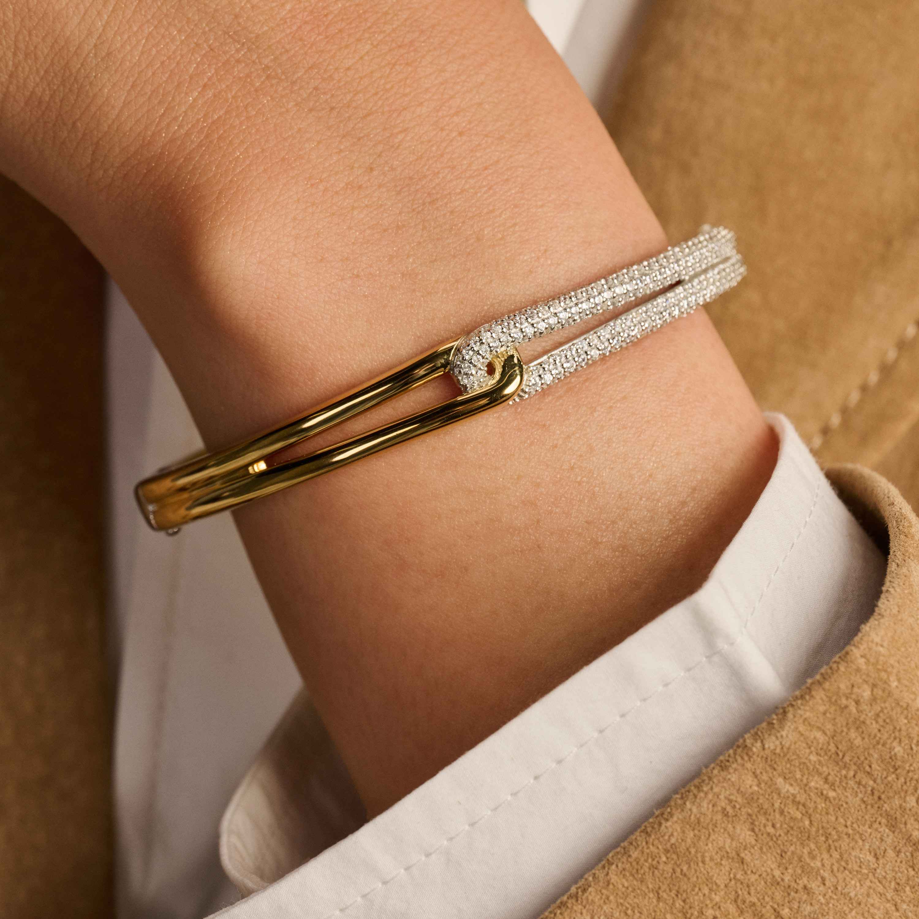 Zirkonia Connected Bangle - Image 8