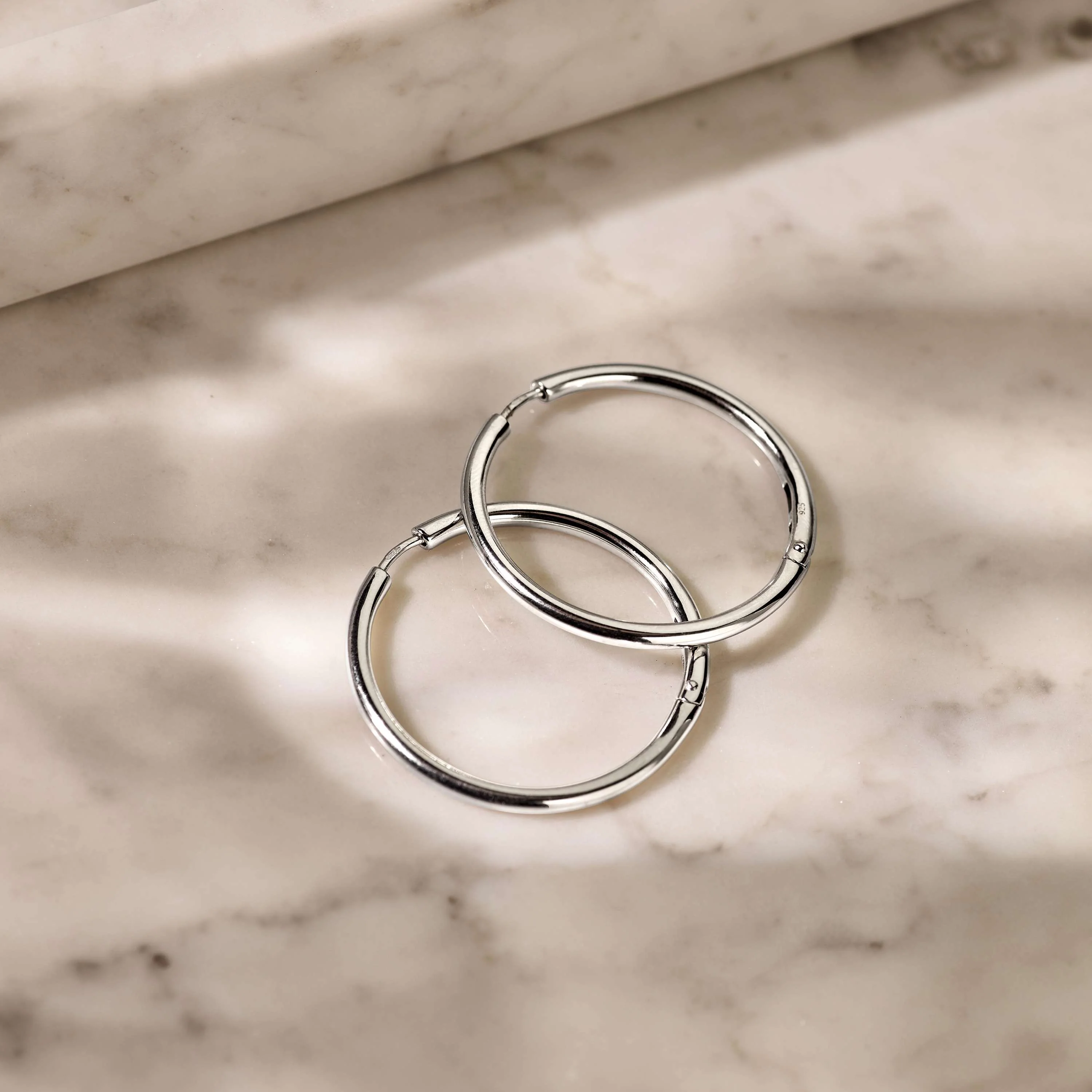 Classic Zilveren Oversized Hoops 35mm - Image 11