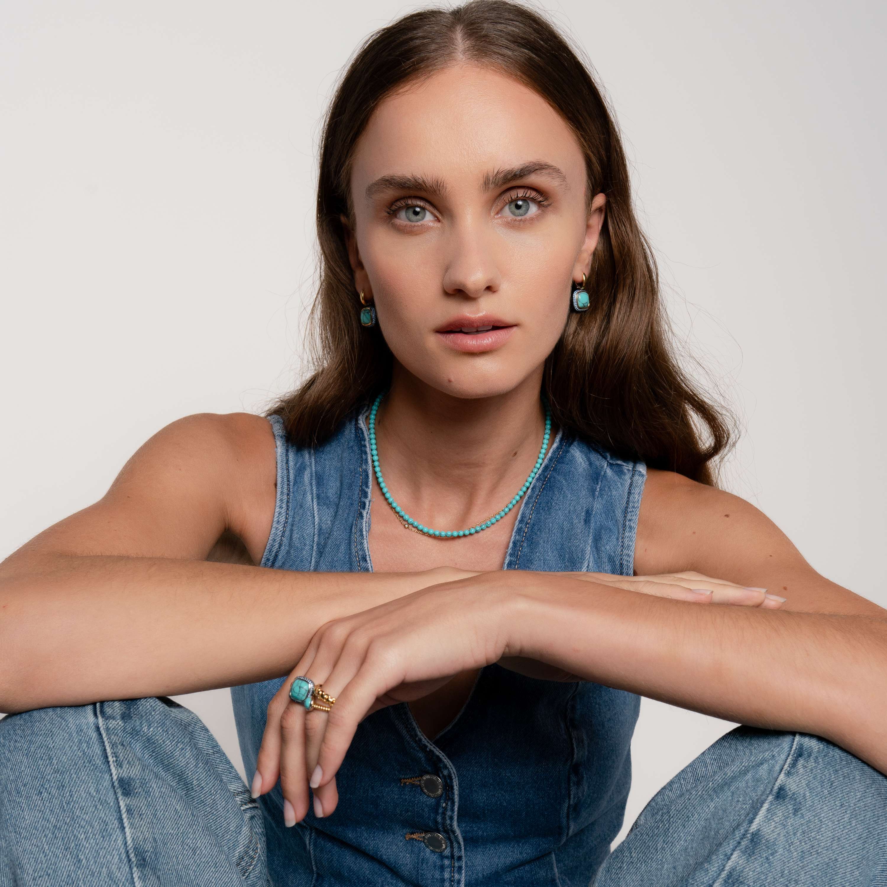 Turqoise Zirkonia Cushion Hoops - Image 4