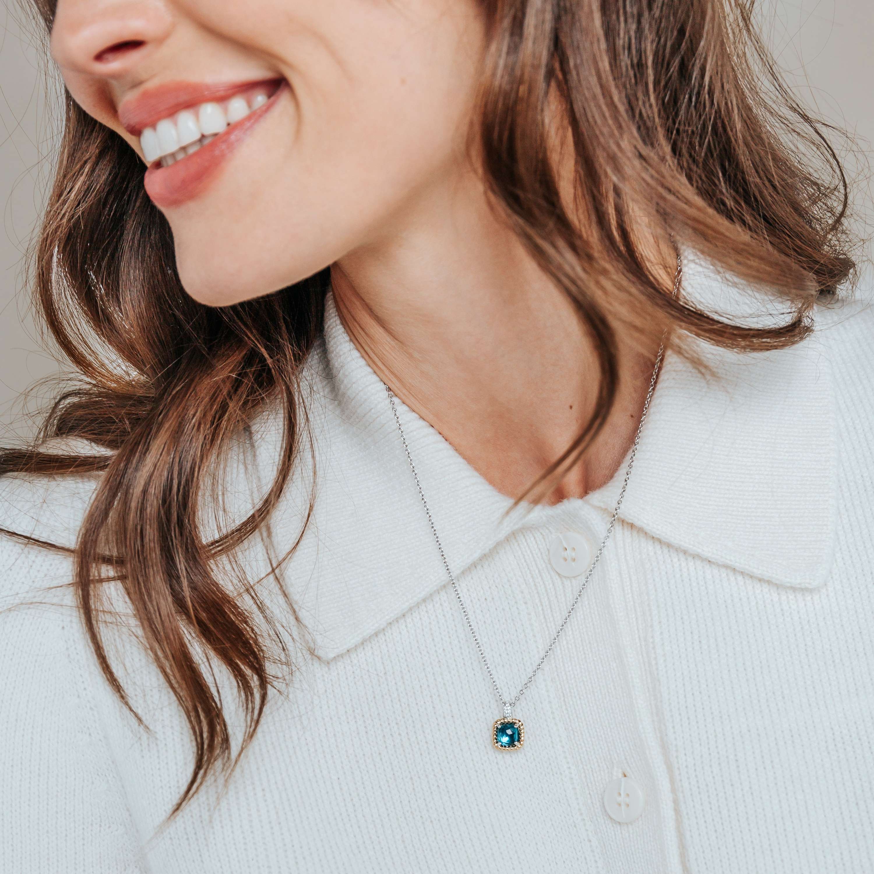 Blauwe Zirkonia Cushion Ketting - Image 6
