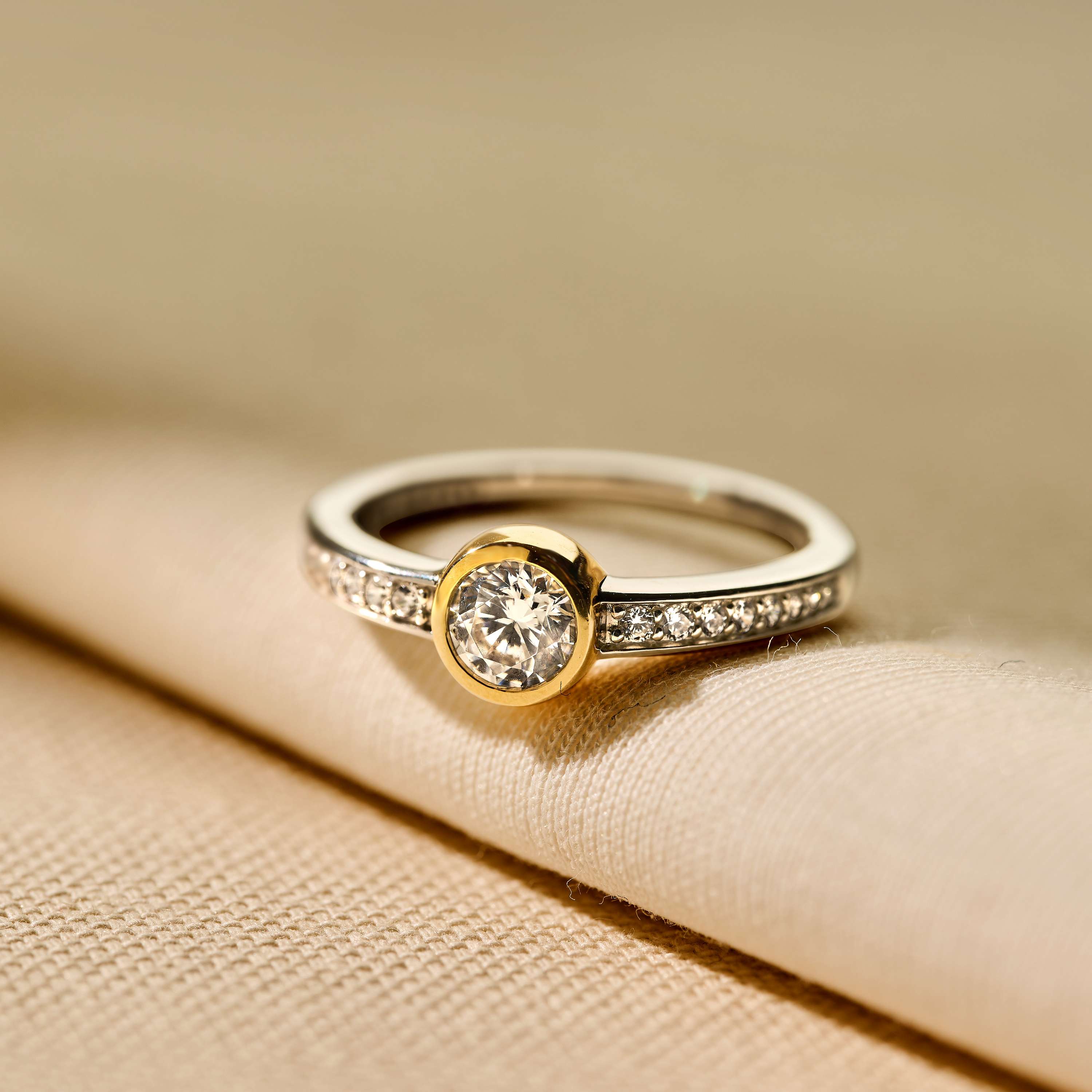 Classic Ronde Zirkonia Ring - Image 10