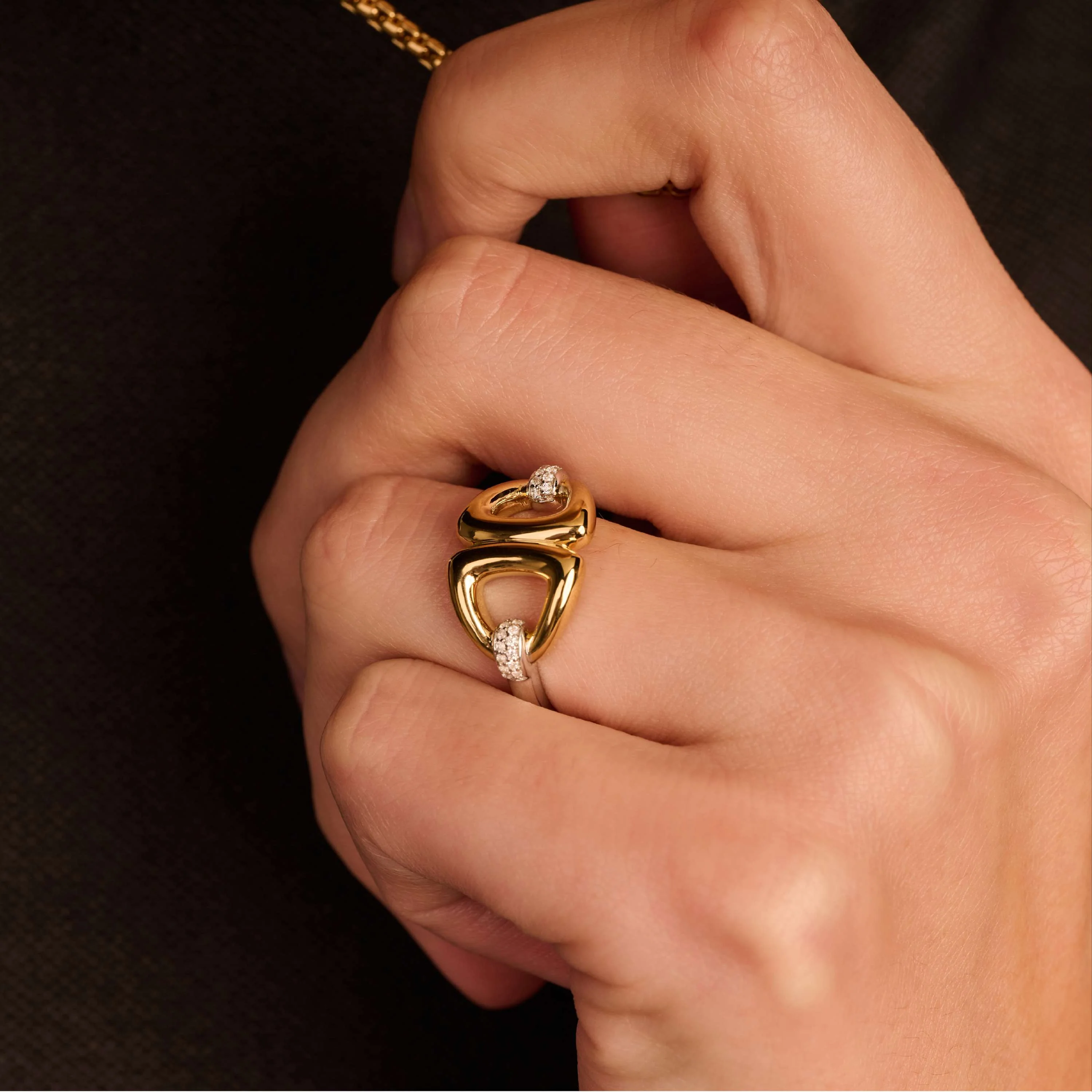 Connected Triangle Vintage Zirkonia Ring - Image 7